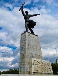 Памятник защитникам Москвы на Перемиловских высотах в Великой Отечественной войне.